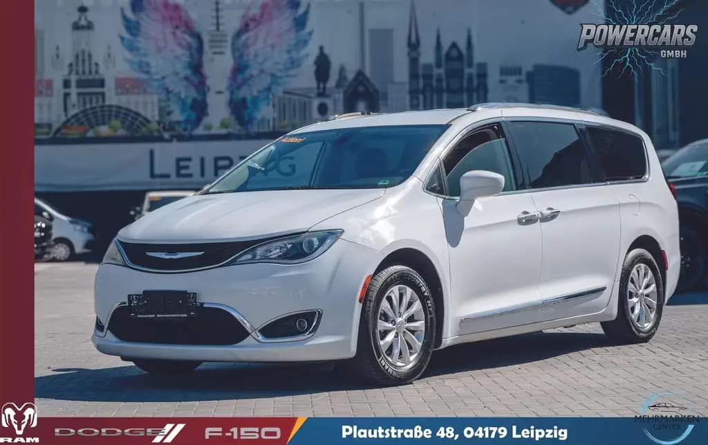 Main__Slider__Photo:Chrysler Pacifica 3,6l Touring L,Kamera,Totwinkel,Tempoma 03/2019-0