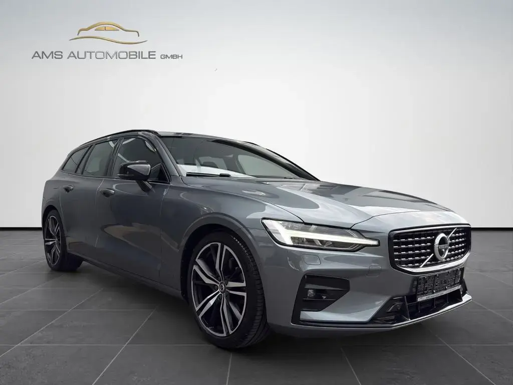Main__Slider__Photo:Volvo V60 B4 RDesign*PANO*HUD*360°KEYLESS*H/K*STHZ* 03/2021-1