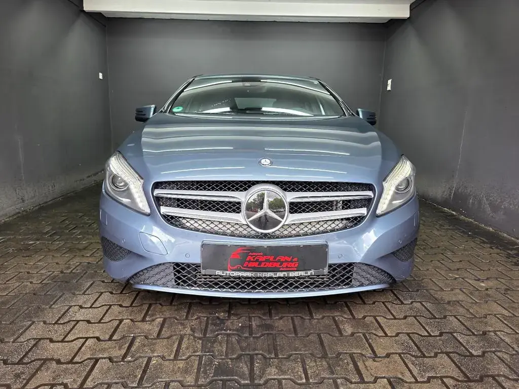 Main__Slider__Photo:Mercedes-Benz A 200 BE, AUTOMATIK, LEDER, BI XENON, R-KAMERA 02/2013-1