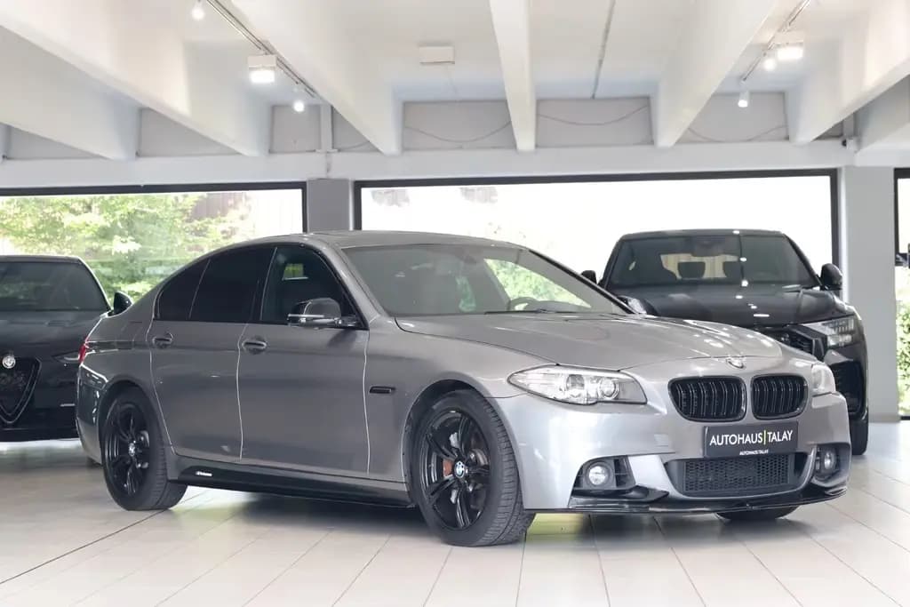 Main__Slider__Photo:BMW 550 i M-Paket Performance* Sitzhzg*KAM*Navi*HUD 07/2016-0