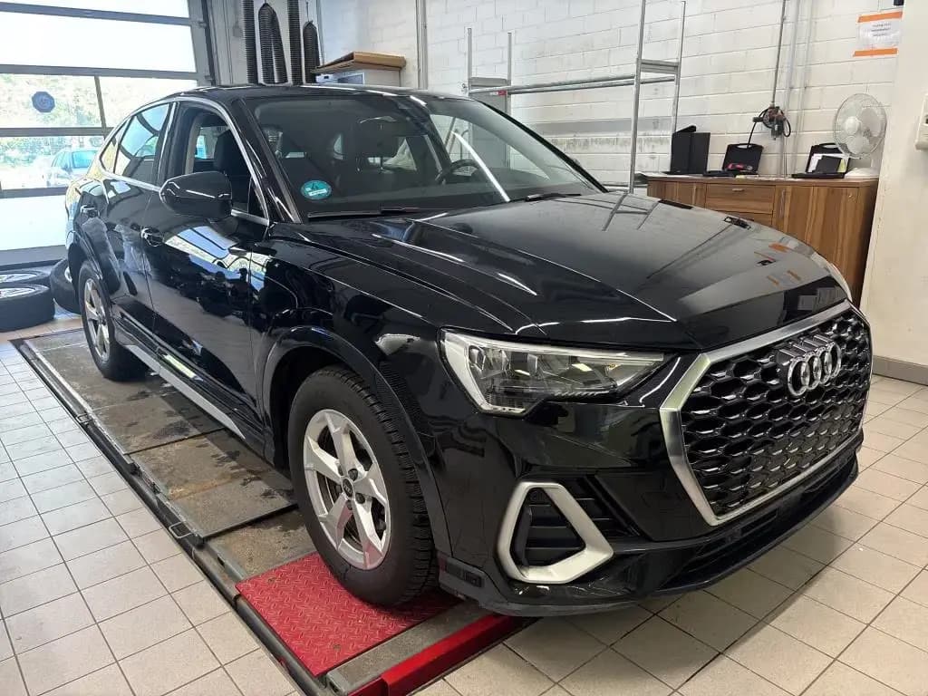 Main__Slider__Photo:Audi Q3 Sportback 35 TDI S line /KAMERA/ALCANTARA/VC/ 05/2022-0