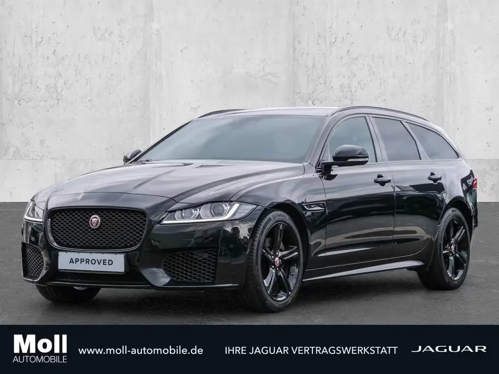 Main__Slider__Photo:Jaguar XF Sportbrake Chequered Flag AWD Niveau Panorama 08/2020-0