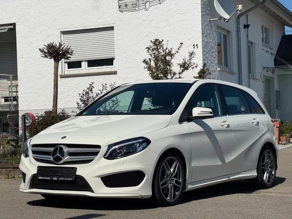 Main__Slider__Photo:Mercedes-Benz B 250 AUTOMATIK**AMG LINE**GARANTIE*AHK*8-FACH* 05/2017-0