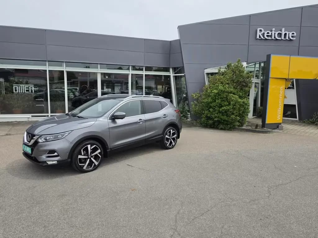 Main__Slider__Photo:Nissan Qashqai Tekna 1.3 AT+AHK+NAV+SHZ+RFK+PDC+ACC 08/2019-0