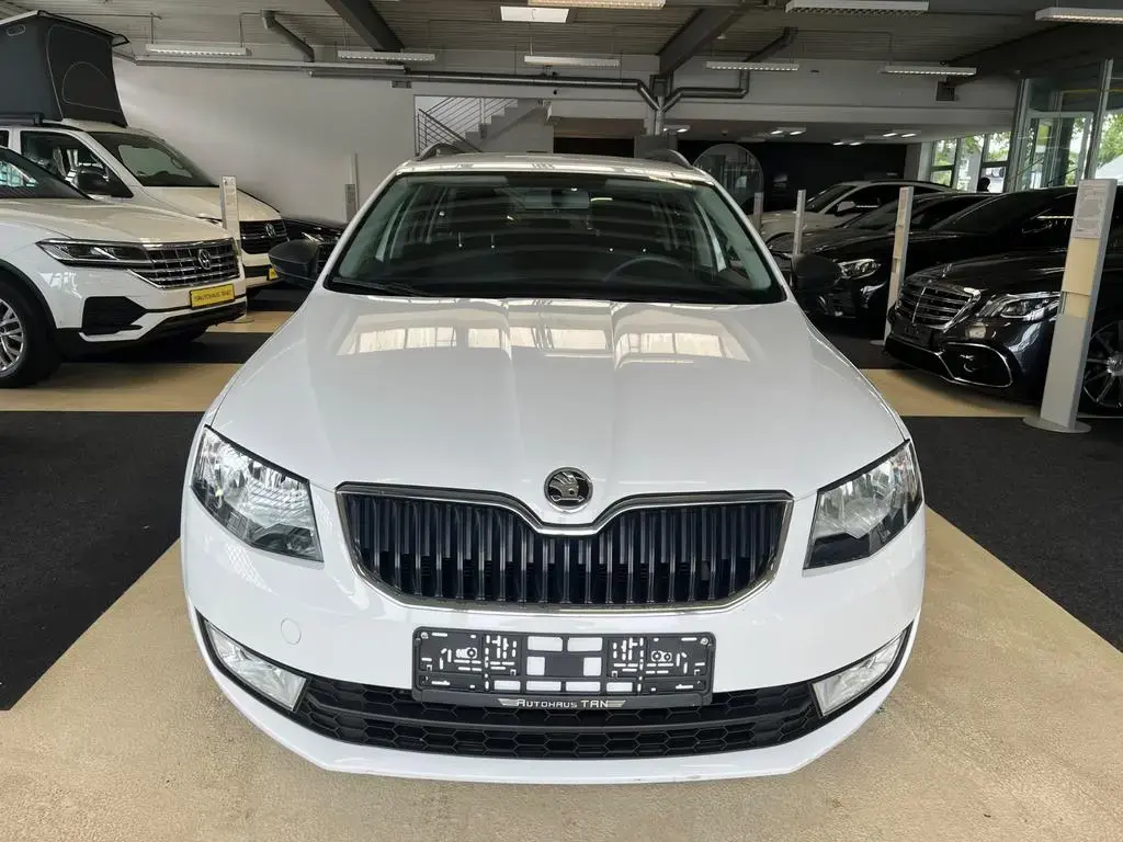 Main__Slider__Photo:Skoda Octavia Combi Active 05/2016-1