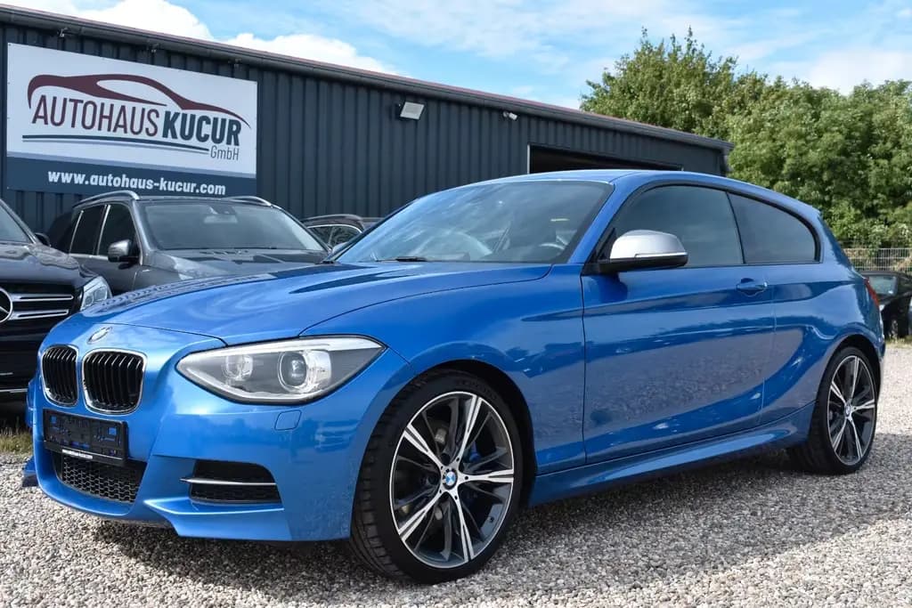 Main__Slider__Photo:BMW M135 i xDrive H&K 19 Zoll Navi Prof 08/2015-0
