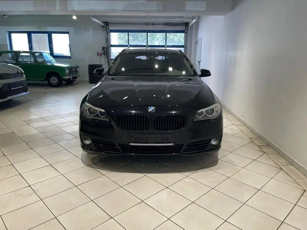 Main__Slider__Photo:BMW 518 d Touring Xenon NAVI AHK Leder 07/2017-1