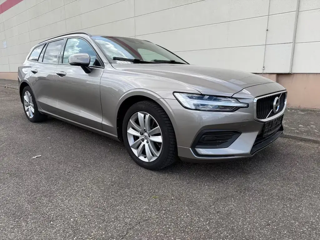 Main__Slider__Photo:Volvo V60 D3 Momentum Aut. - Motor+Turbo+DPF neu! 10/2020-1