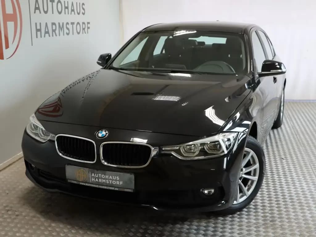 Main__Slider__Photo:BMW 318 Advantage LED SH 09/2017-0