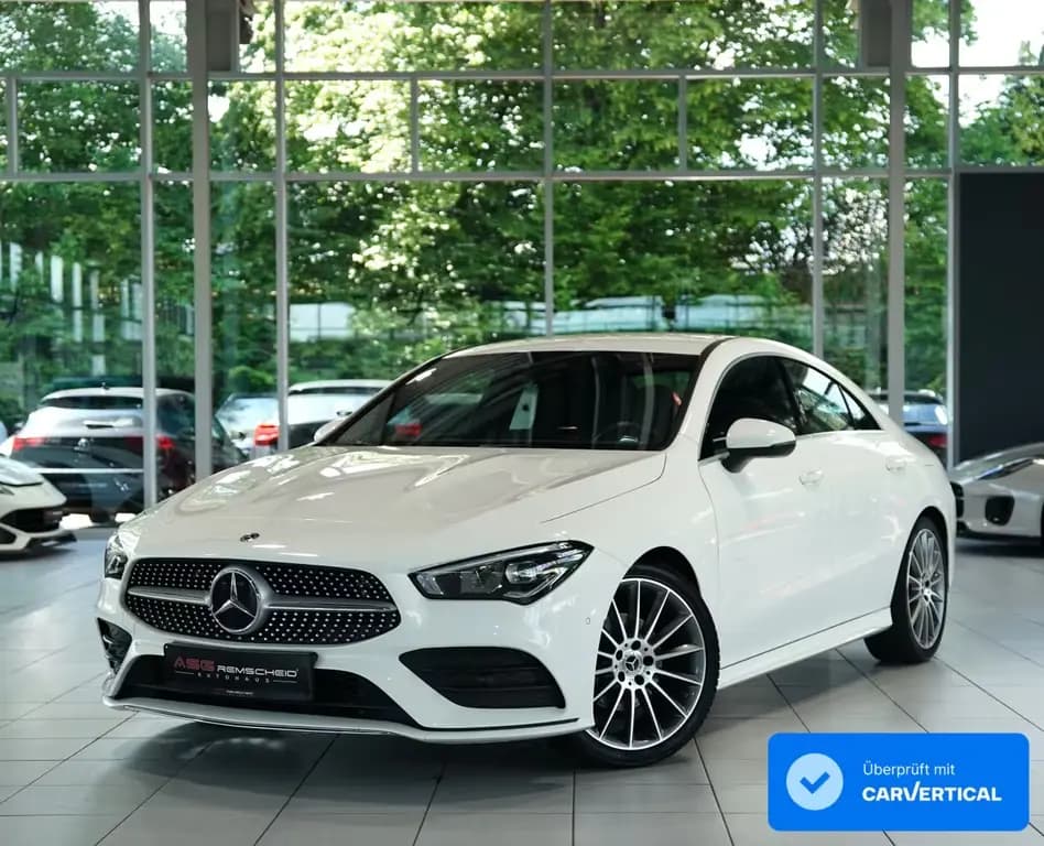 Main__Slider__Photo:Mercedes-Benz CLA 180 AMG Line *19 *Digital*Business*Ambiente 08/2019-0