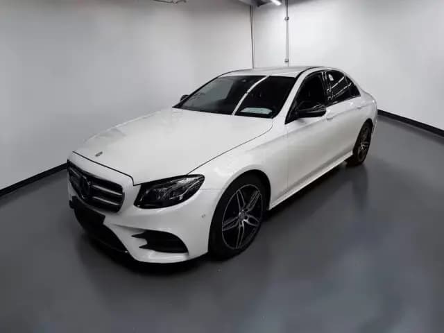 Main__Slider__Photo:Mercedes-Benz E 220 d Limo AMG Line INTI-LIGHT*KAM*CARPLAY*WIDE 06/2016-0