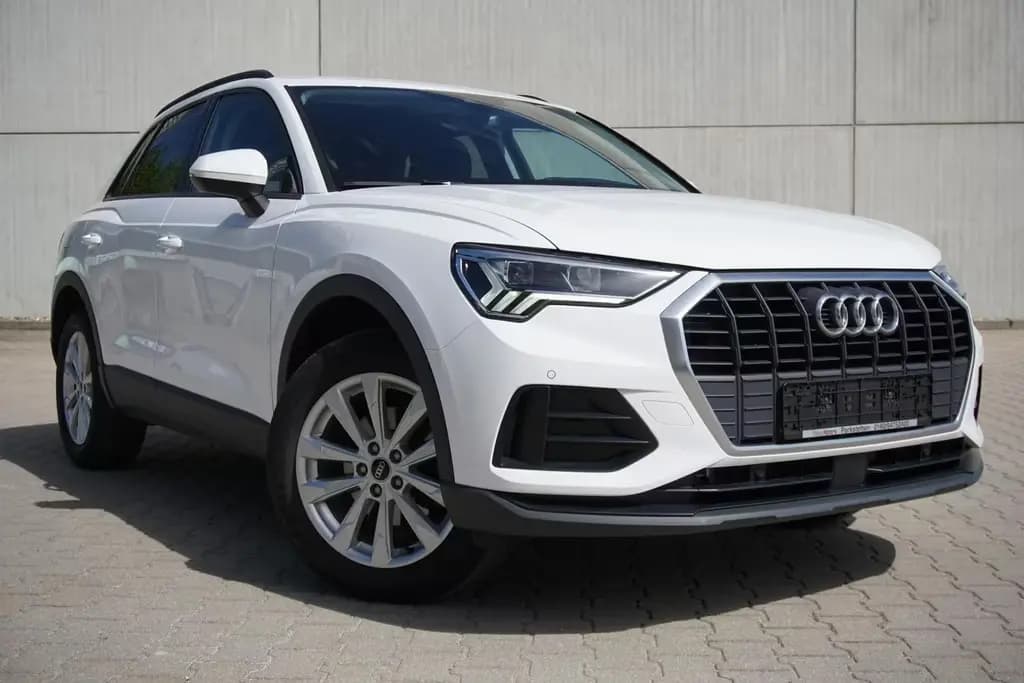 Main__Slider__Photo:Audi Q3 1.5TSI S-tronic LED Kamera SHZ 1.Hd* 18" 06/2022-0