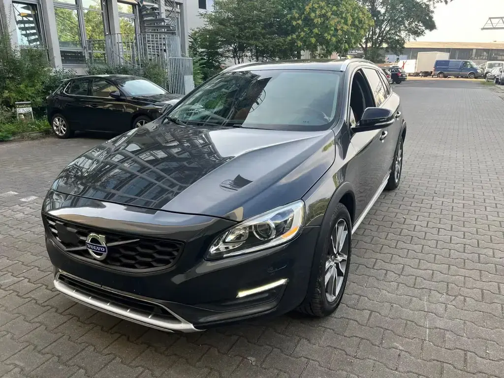 Main__Slider__Photo:Volvo V60 Cross Country T5 Geartronic 04/2015-1