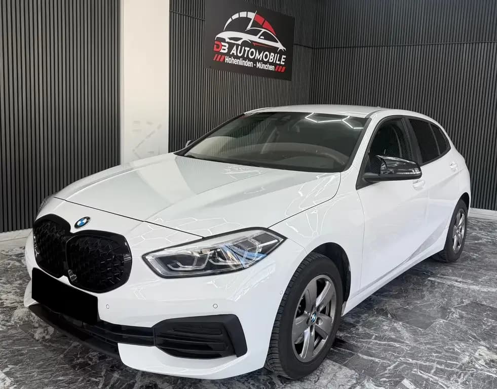 Main__Slider__Photo:BMW 118 1 Limousine 118 i*Kamera*M-Lenkrad*Navi* 06/2022-0
