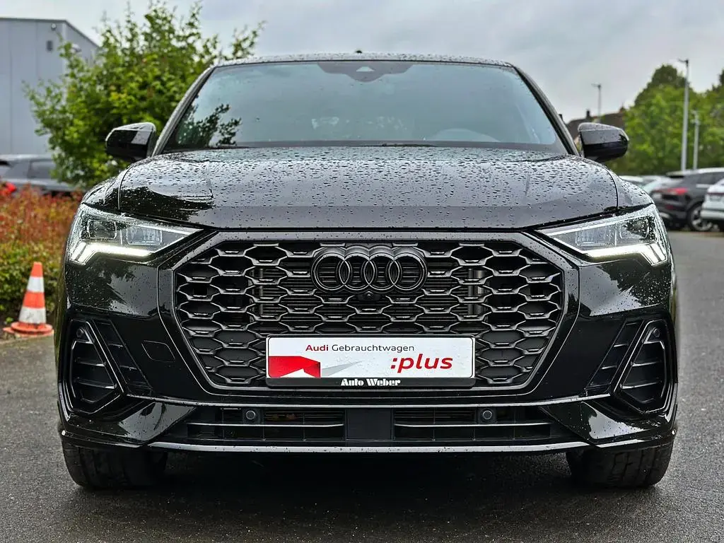 Main__Slider__Photo:Audi Q3 Sportback 35TFSI S LINE PANO SONOS STANDHZ VC 09/2024-1