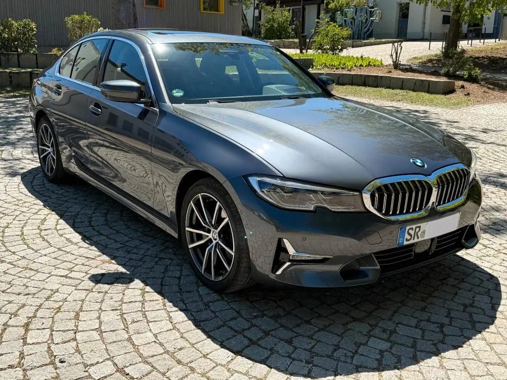 Main__Slider__Photo:BMW 320 d Luxury Line Automatik Luxury Line 07/2020-0