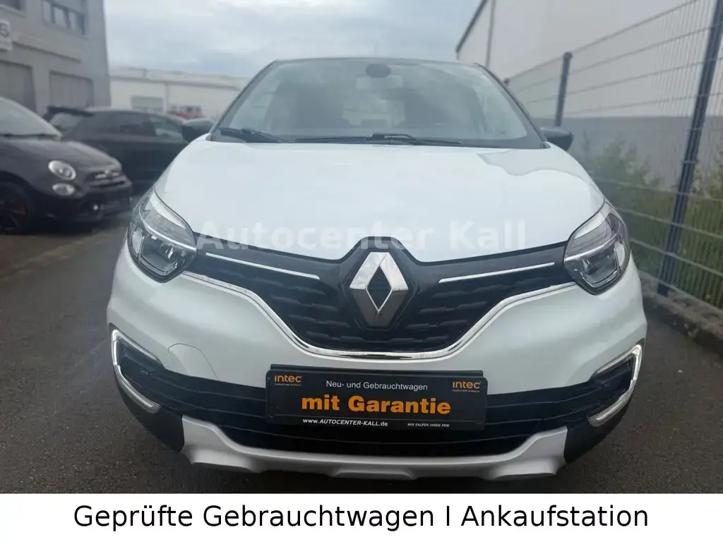 Main__Slider__Photo:Renault Captur Collection 08/2019-1