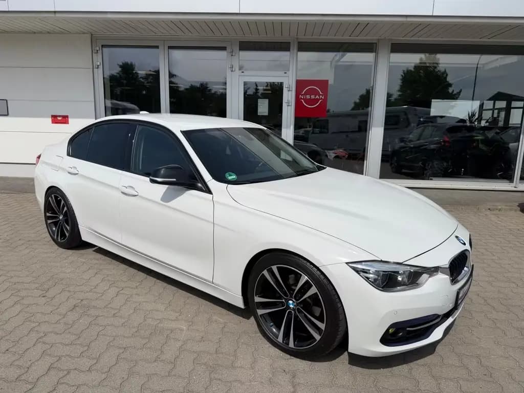Main__Slider__Photo:BMW 318 i SportLine Business Paket Automatik 06/2019-0