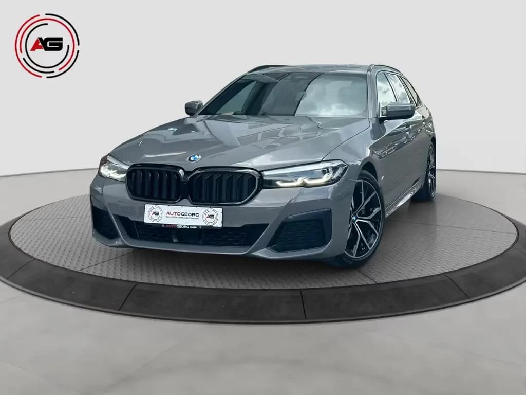 Main__Slider__Photo:BMW 520 dAT M-SPORT LC.PRO PANO ACC KAMERA 19" HiFi 10/2021-0