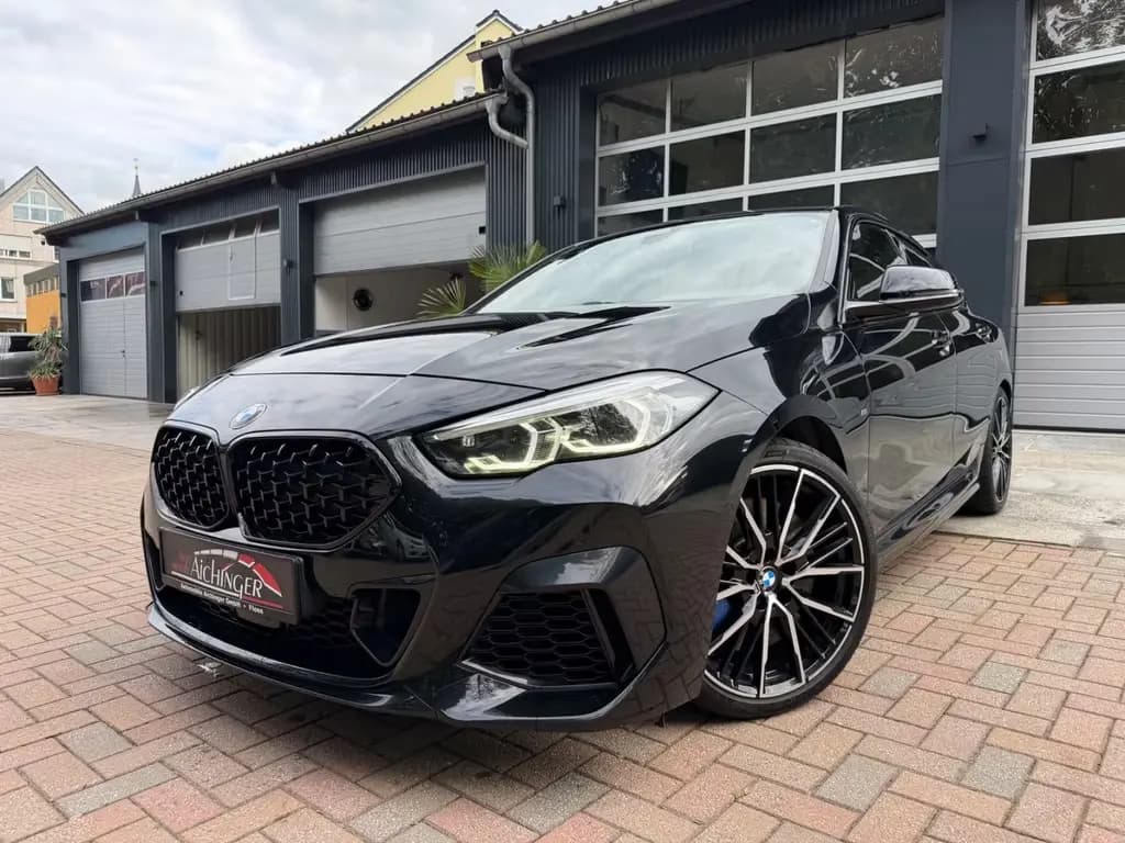 Main__Slider__Photo:BMW M235 i xDrive Limousine LED Navi Head Up H&K DAB 09/2022-0