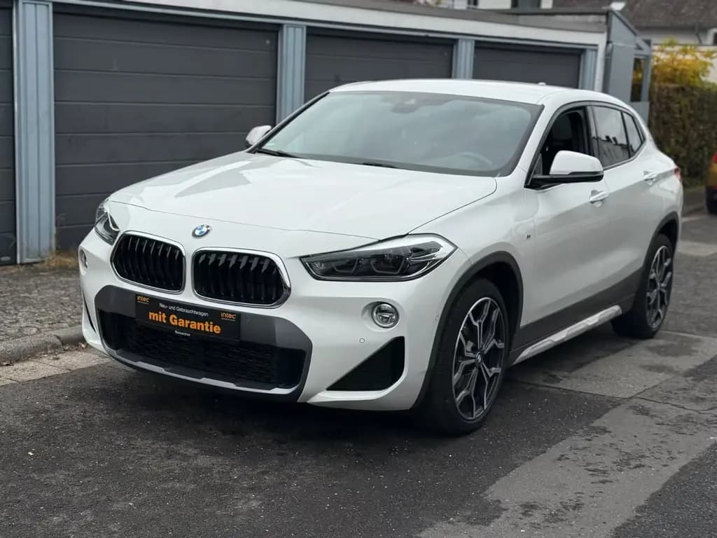 Main__Slider__Photo:BMW X2 sDrive 18 d M Sport Hifi Rückfahrkamera 08/2018-0