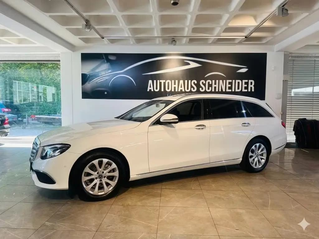 Main__Slider__Photo:Mercedes-Benz E 200 T-Modell *1.Hd*Erst 61tkm*Navi*360° Kamera 04/2017-0