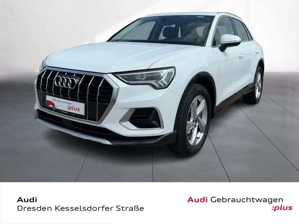 Main__Slider__Photo:Audi Q3 SUV advanced 35 TFSI S tronic AHZV LED Sitzhz 06/2021-0