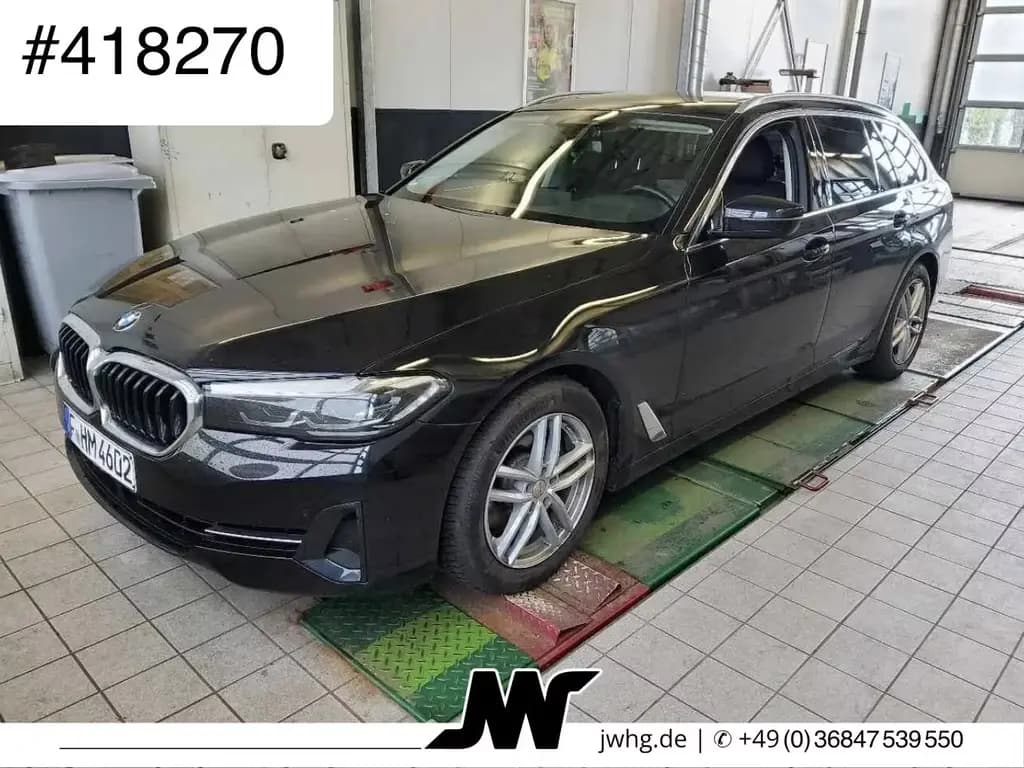 Main__Slider__Photo:BMW 520 d Touring Steptr|ACC|LiveCockpProf|Kam|Leder 07/2023-0