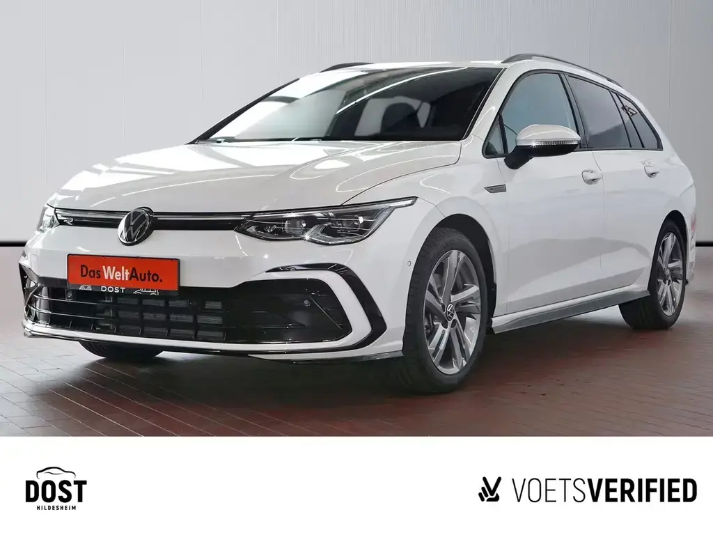 Main__Slider__Photo:Volkswagen Golf VIII Variant R-Line 1.5 TSI HuD+REAR VIEW 05/2021-1