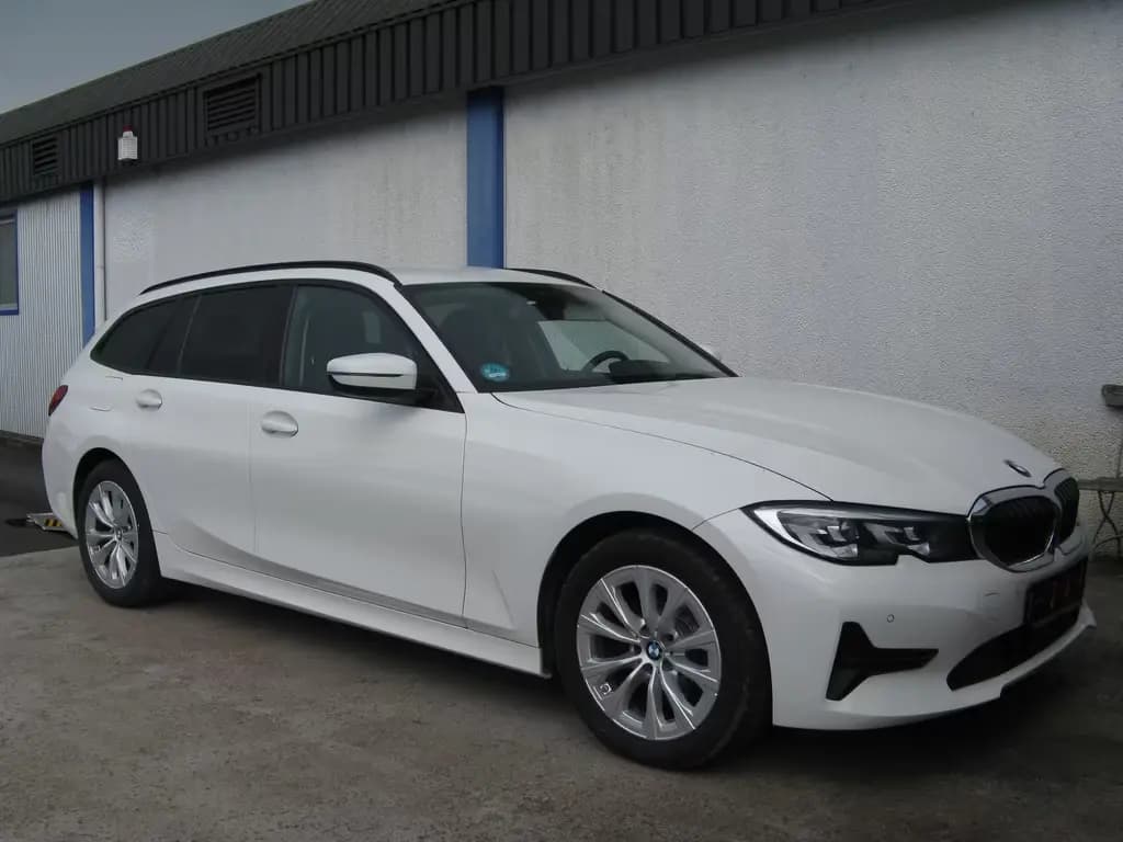 Main__Slider__Photo:BMW 320 d Touring xDrive LED NAVI SHZ HIFI S-SITZ 1 01/2021-0
