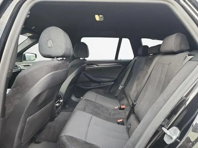 Main__Slider__Photo:BMW 520 d Touring M-Sport Mild-Hybrid 05/2021-0