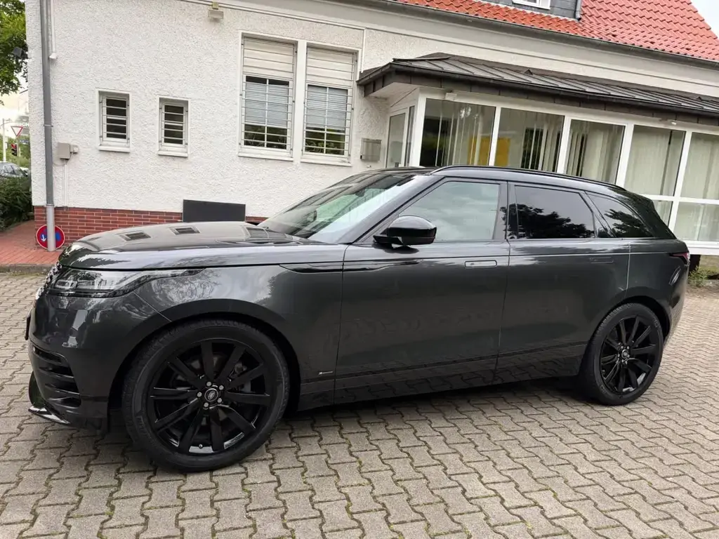 Main__Slider__Photo:Land Rover Range Rover Velar R-Dynamic S Design-Paket Black 05/2020-1