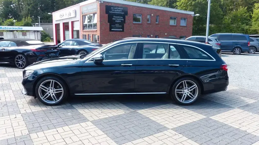 Main__Slider__Photo:Mercedes-Benz E 200 d T-Mod Leder Comand HeadUp Distronic Excl 12/2017-1