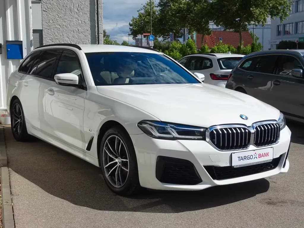 Main__Slider__Photo:BMW 520 d xDrive Touring SAG M Sportpaket Navi Laser 06/2022-0