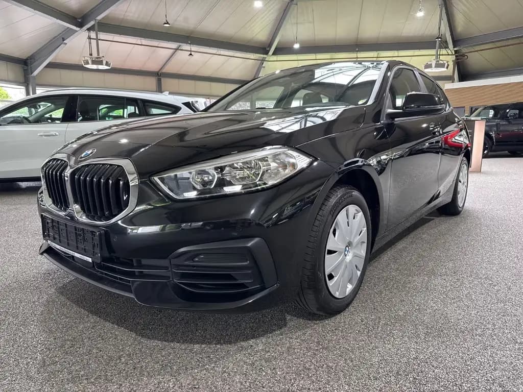 Main__Slider__Photo:BMW 116 i Limo Navi Live Cockpit PDC Sitzh. 03/2022-0