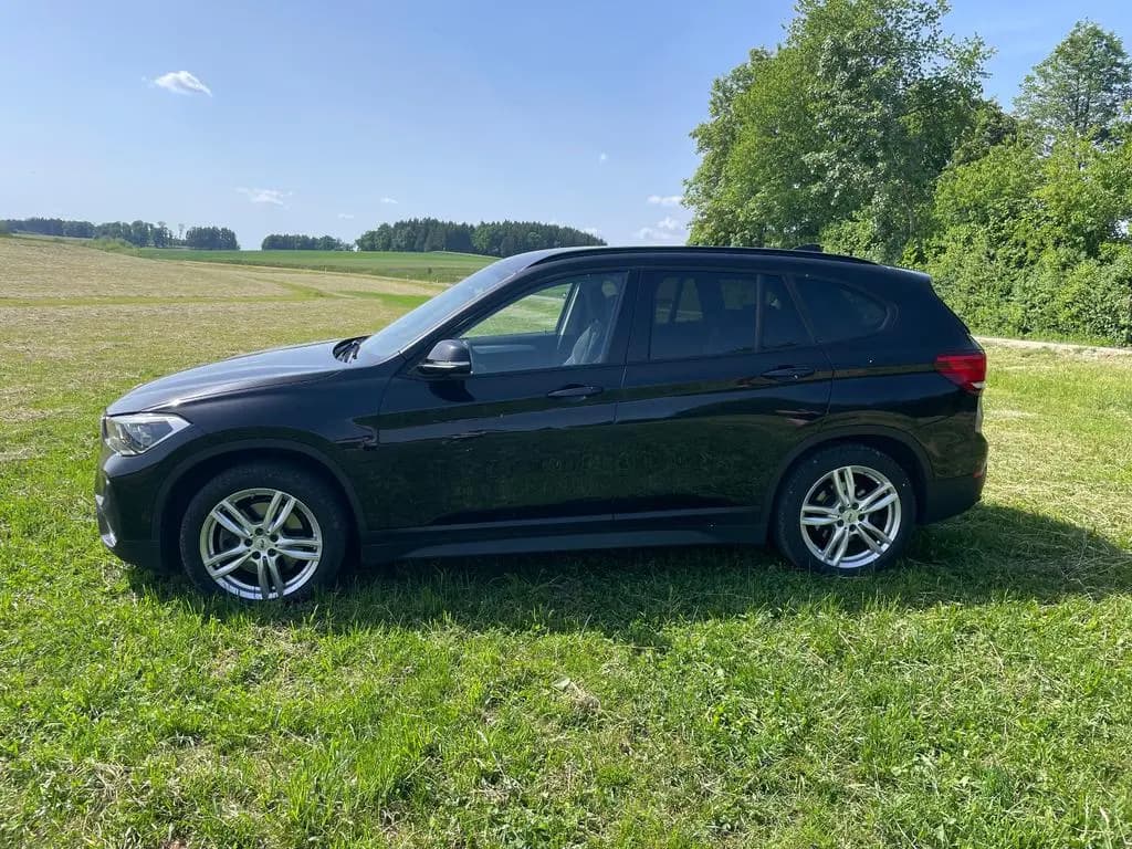 Main__Slider__Photo:BMW X1 xDrive20d Advantage Steptronic Advantage 11/2020-0