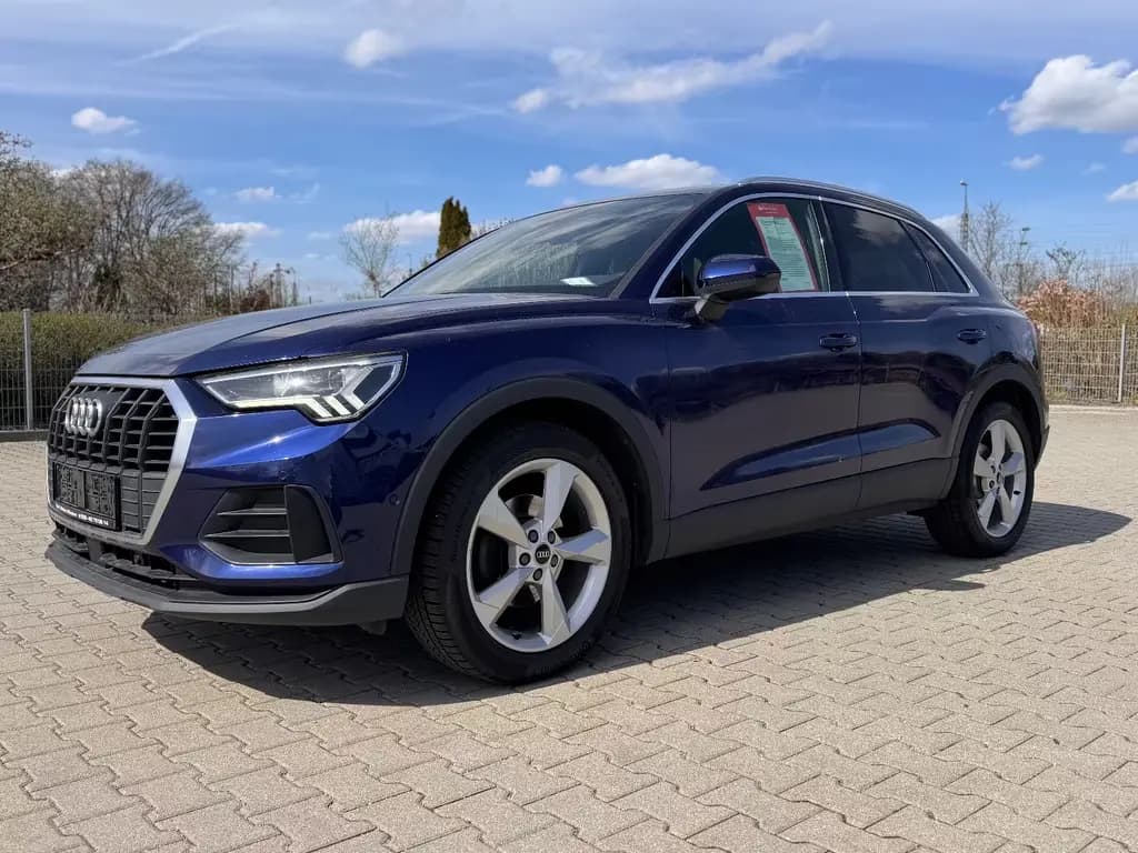 Main__Slider__Photo:Audi Q3 35 TDI S-LINE  Virtual LED AHK 19Zoll Kamera 06/2021-0