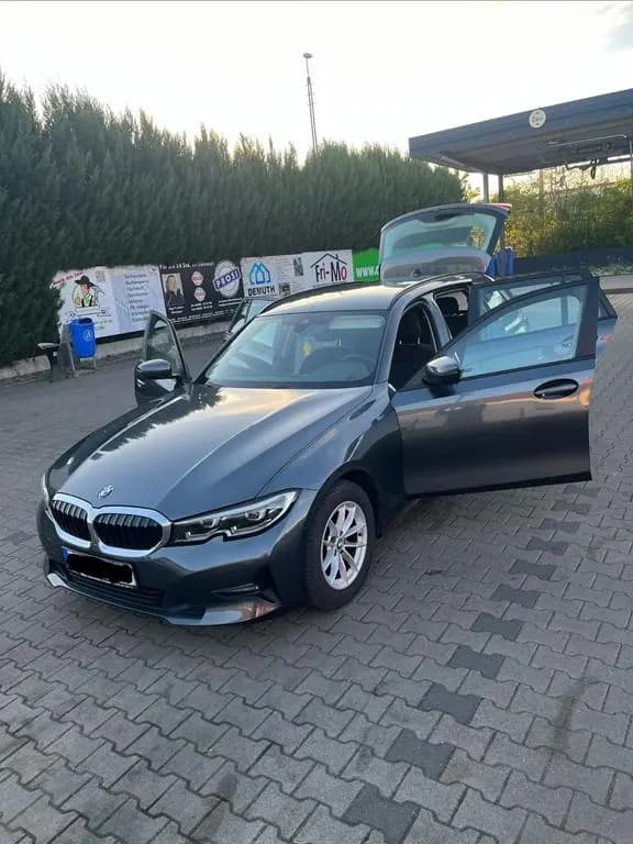 Main__Slider__Photo:BMW 318 d Touring *NUR BIS MITTE JULI* 09/2020-0