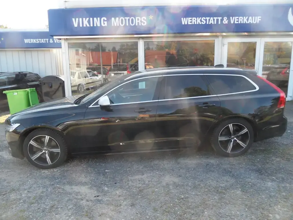 Main__Slider__Photo:Volvo V90 Kombi R Design 05/2019-1