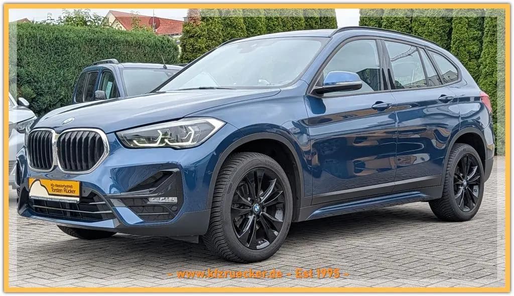 Main__Slider__Photo:BMW X1 sDrive 18i Sport Line Steptronic NAVI LED AHK 12/2021-0
