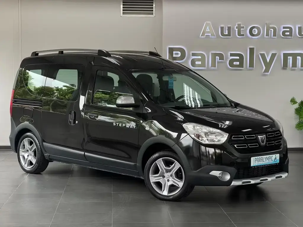 Main__Slider__Photo:Dacia Dokker 1.6 Stepway Behindertengerecht-Rampe 06/2019-1