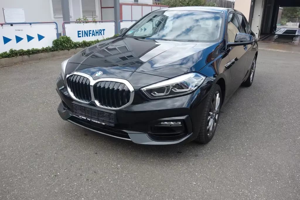 Main__Slider__Photo:BMW 120 1 Limousine 120 i Sport Line 05/2023-0