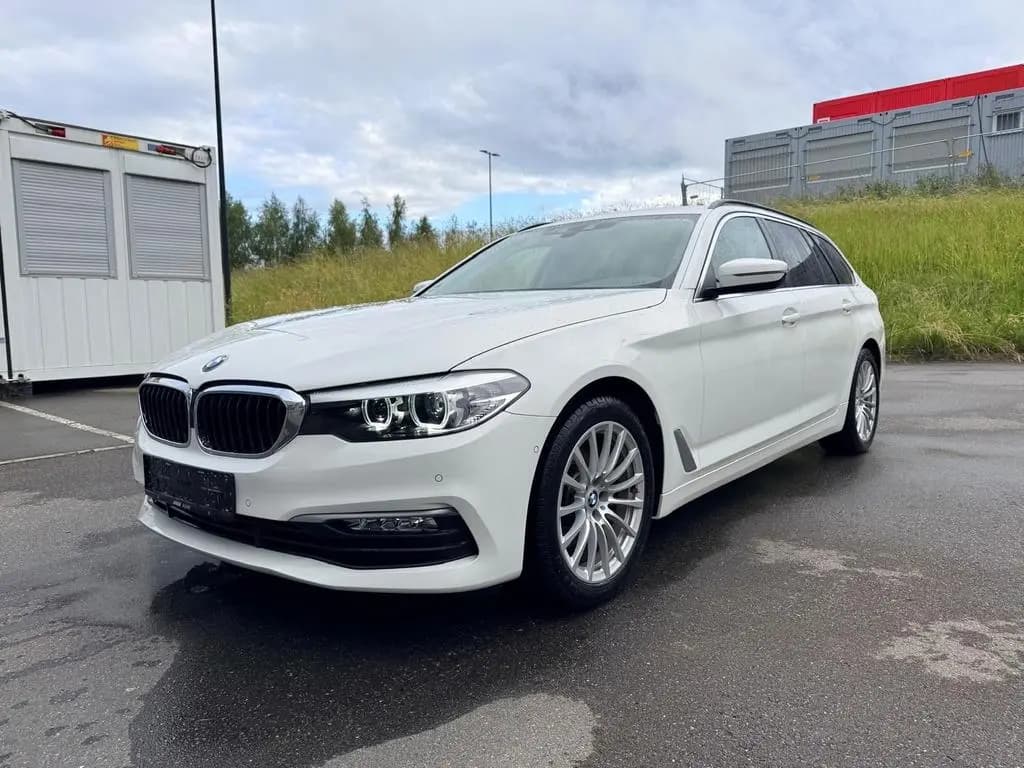 Main__Slider__Photo:BMW 520 d Touring A - 05/2018-0
