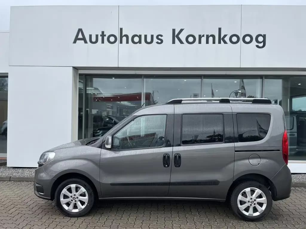 Main__Slider__Photo:Fiat Doblo 1.4 T-Jet 16V Lounge AHK 05/2018-0