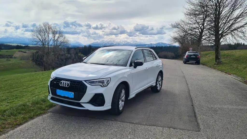 Main__Slider__Photo:Audi Q3 40 TFSI quattro S tronic S line S line 07/2019-0