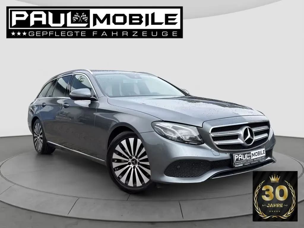 Main__Slider__Photo:Mercedes-Benz E 200 d T Avantgarde Navi LED R-Cam AHKschw. Eu6 03/2017-0