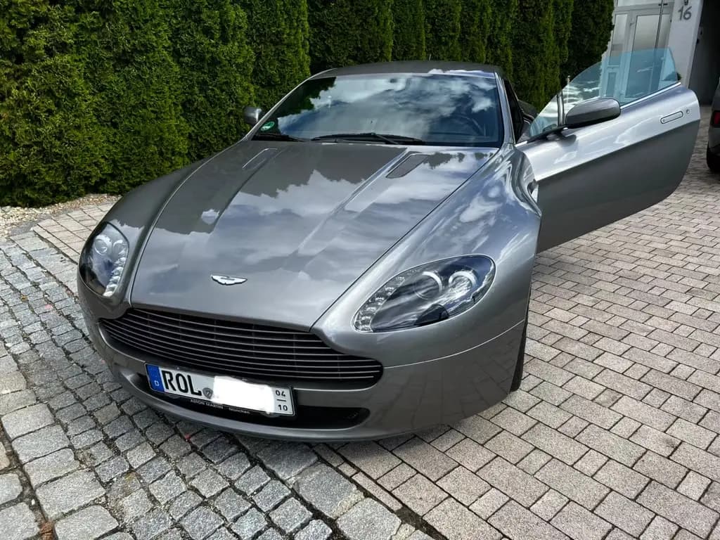 Main__Slider__Photo:Aston Martin V8 Vantage 12/2006-0