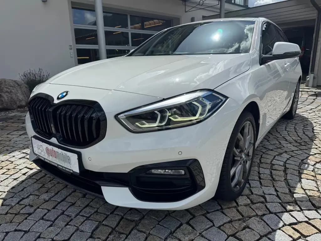 Main__Slider__Photo:BMW 120 d Sport Line|Panorama|HUD|LED|DAB|HiFi|18" 09/2020-0