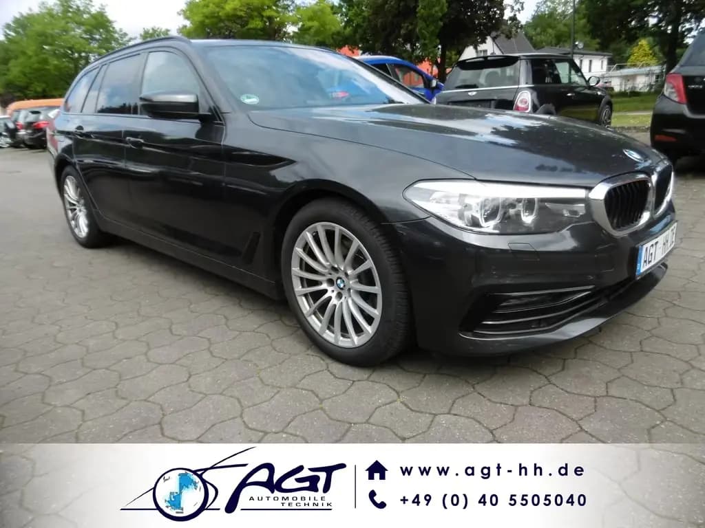 Main__Slider__Photo:BMW 520 dA Touring Sport Line HUD LED Leder Nav Pano 06/2019-0