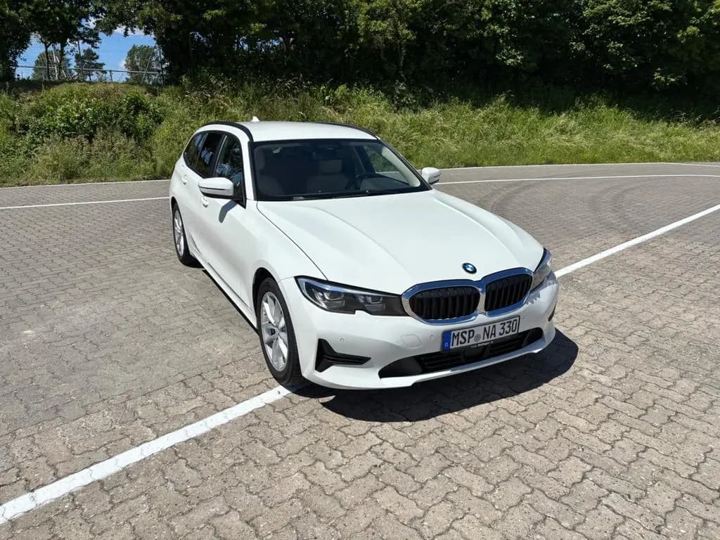 Main__Slider__Photo:BMW 330 d xDrive Touring Advantage Automatic Adva... 10/2019-0